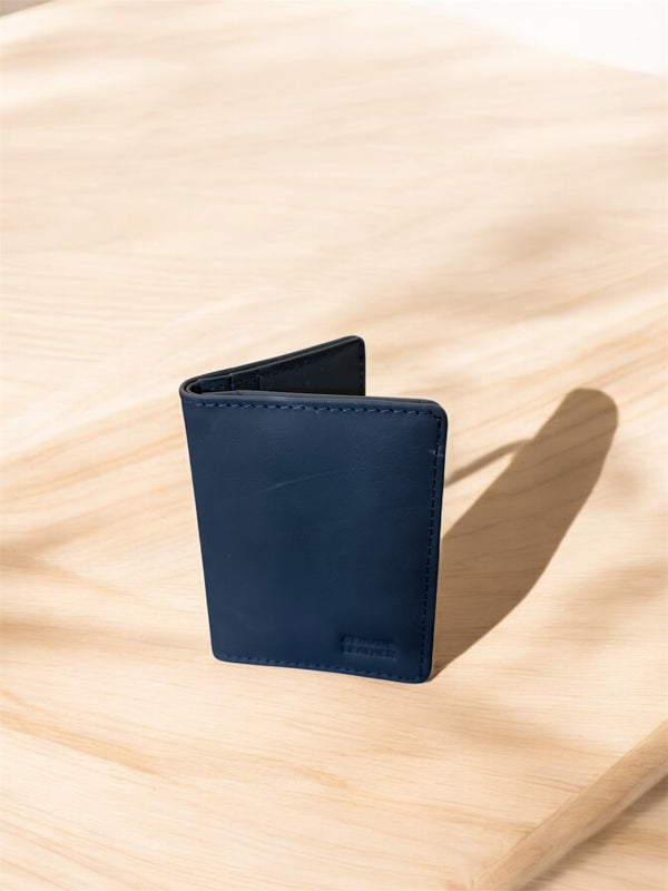 Men sleek leather wallet